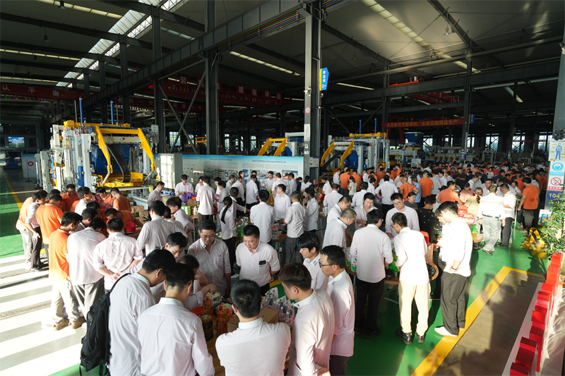 Luna plena laetitiam affert et tumultum et 