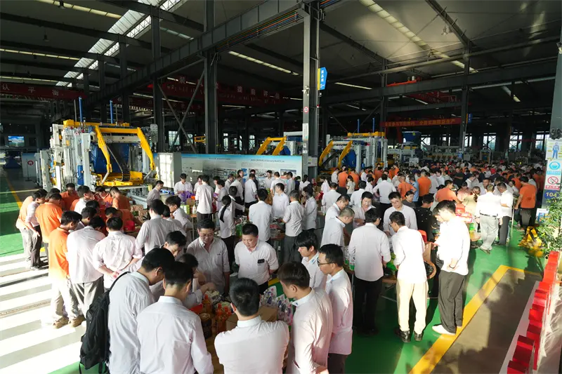 Luna plena laetitiam affert et tumultum et 