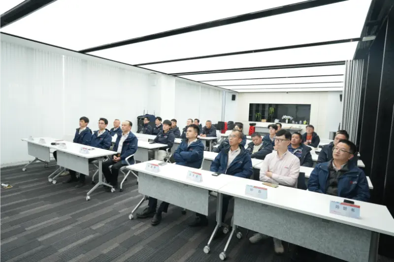 Mobilitas conventus pro Quangong Machinery Co., Ltd. in transmarinis partibus ad consilium lateritium confectum feliciter conclusit.