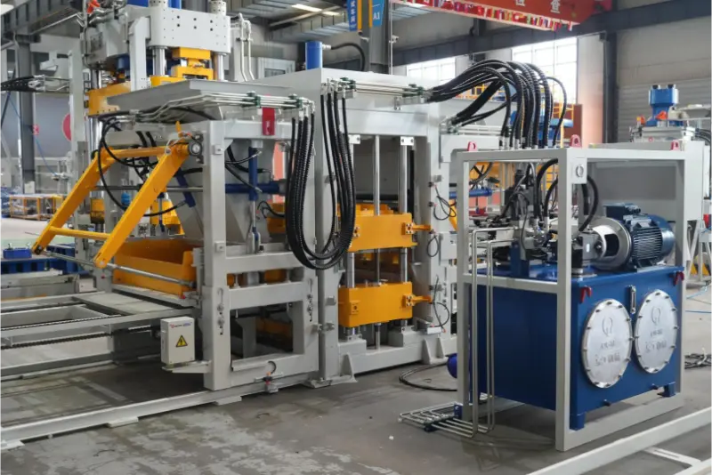 Faciendi lateris et tegularum industriam per intelligentes fabricandi praebens: Zenith QT10 linea productio lateris notam productionis viridis reformat.